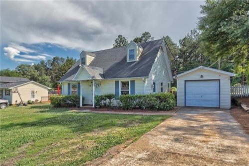 214 Georgetown Rd, Easley, SC 29640-3940
