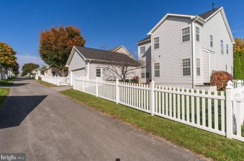 397 Prospect Hill Blvd, Charles Town WV  25414-5437 exterior