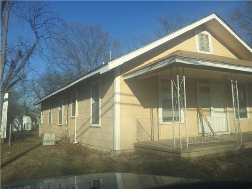205 Parker Ave, Poteau, OK 74953-3915