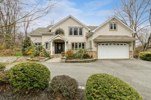 10 Mountainside Dr, Dover NJ  07869-2217 exterior
