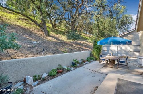 421 Vista Dorado Ln, Calabasas, CA 91377-3721