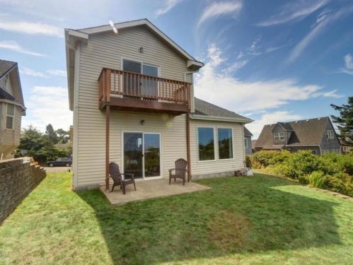 522 Smith Ct, Newport, OR 97365-4907