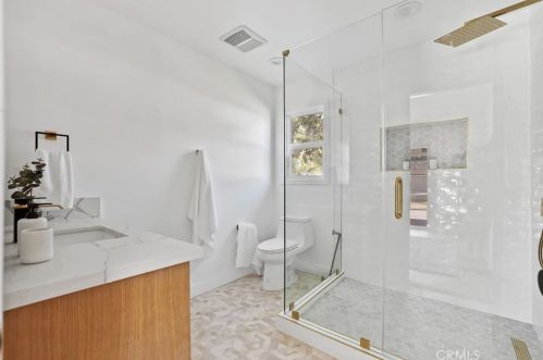 11872 Gladstone Dr, Santa Ana CA  92705-2938 exterior