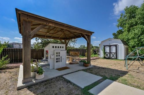 14713 Bescott Dr, Austin TX  78728-5728 exterior