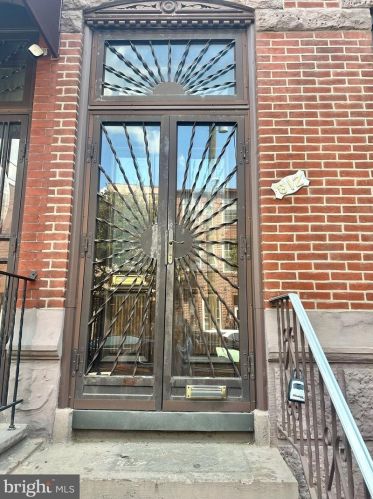 812 Federal St, Philadelphia, PA 19147-5007