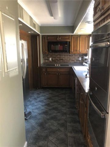 14 Willowick Dr, Lithonia, GA 30038-1722