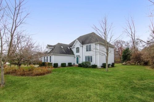 13 Wicklow Rd, Westerly, RI 02891-3645
