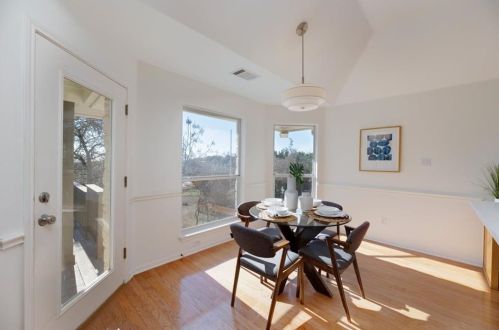 9915 Derecho Dr, Austin TX  78737-1027 exterior