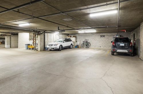 745 Grand Ave, Saint Paul MN  55105-3384 exterior