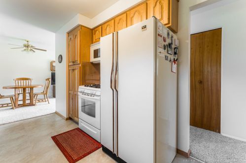 452 Aztec Dr, Carol Stream IL  60188-1586 exterior