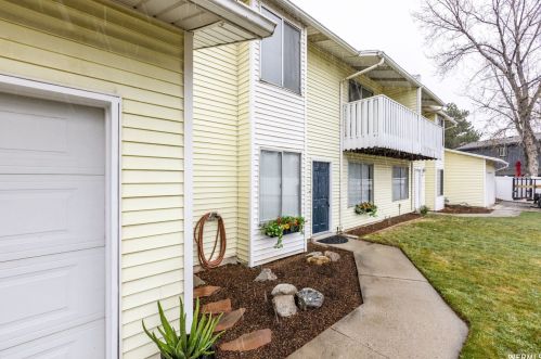 753 Vlg Way, Sandy UT 84094-1861 exterior