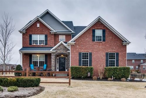 304 Dandelion Dr, Lebanon, TN 37087-1430
