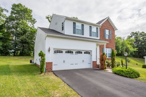 1122 Raymond Dr, Noblestown, PA 15071-3749