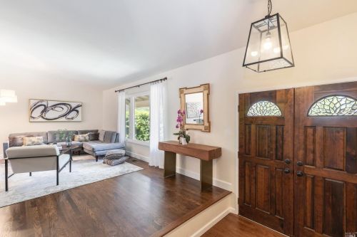 1117 Mountain View Cir, Fairfield CA  94558-5311 exterior