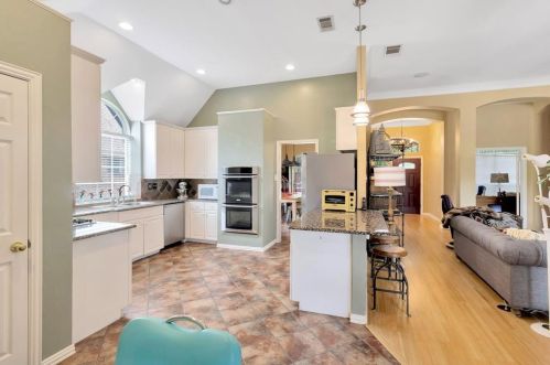 522 Thunderbrook Rd, Garland TX 75044-4956 exterior