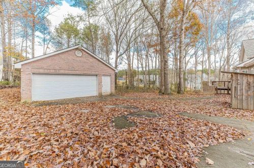 3035 Spring Ct, Loganville, GA 30052-3331