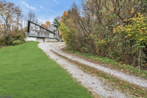 20 Pidgeon Hill Rd, Wantage, NJ 07461-2729