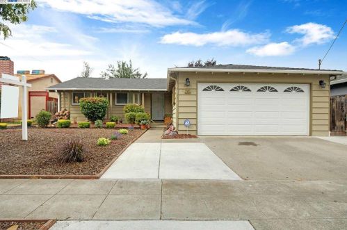 31625 Medinah St, Hayward, CA 94544-8035
