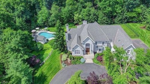 1 Hilltop Ct, Warren, NJ 07059-5486