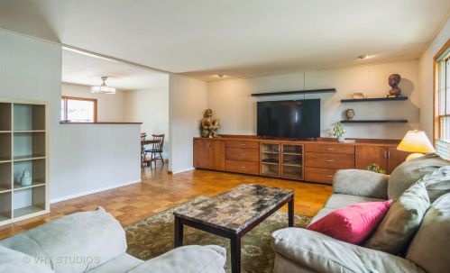 32 Birch Trl, Wheeling, IL 60090-4478