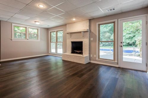 810 Mabry Rd, Atlanta GA  30328-2662 exterior