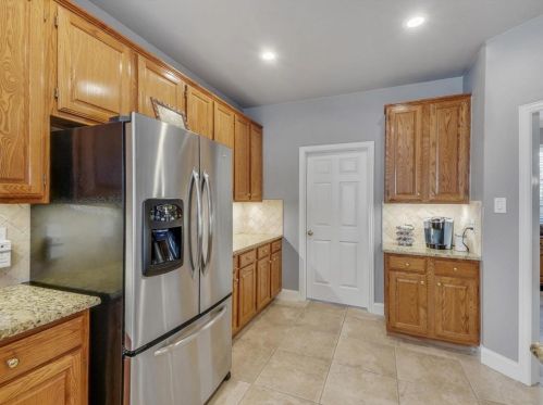 5000 Spanish Riv Trl, Fort Worth TX  76137-5216 exterior