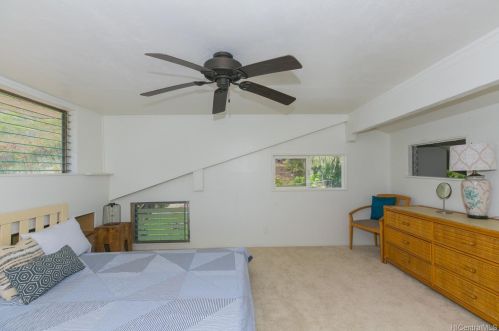 1279 Kaeleku St, Honolulu HI  96825-3005 exterior