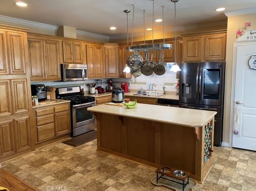 5 Ash Via, Anaheim CA  92801-1022 exterior