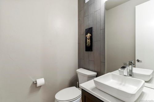 2762 Bannock St, Englewood CO 80110-1519 exterior