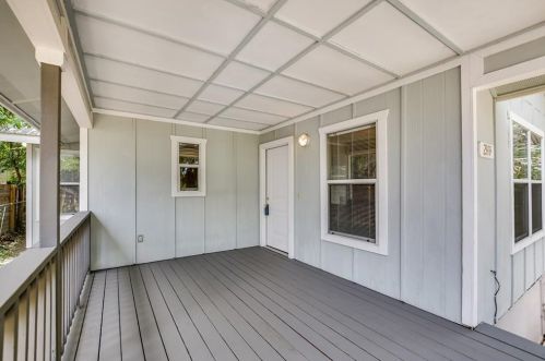 2919 16th St, Austin, TX 78702-1540