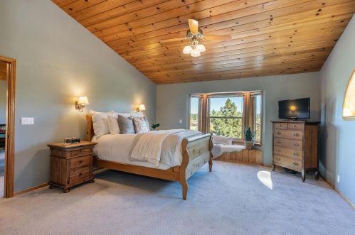 15441 Glenshire Dr, Truckee CA  96161-1306 exterior