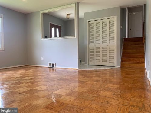 5214 Montgomery St, Springfield VA  22151-3743 exterior
