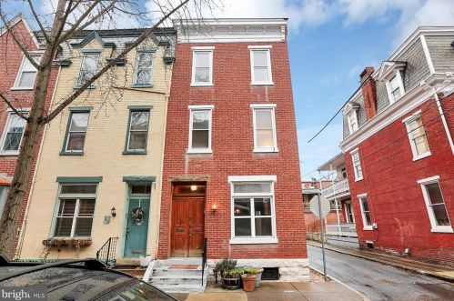 1615 Penn St, Harrisburg, PA 17102-2437