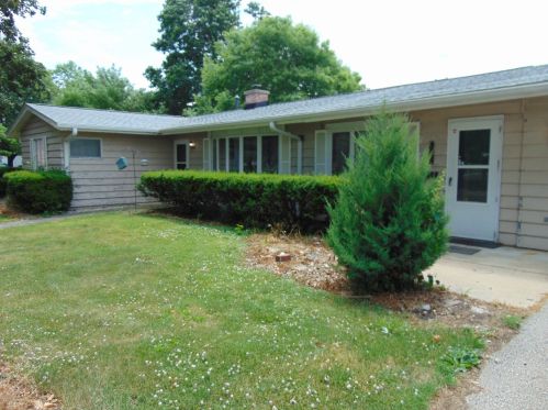455 Market St, Somonauk, IL 60552-9791