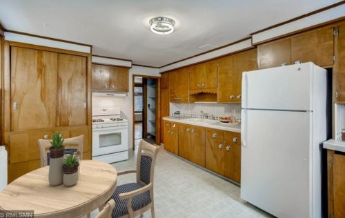 828 Holly Ave, Saint Paul MN  55104-7137 exterior