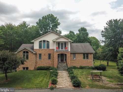 7340 Little River Ln, The Plains, VA 20198-2165