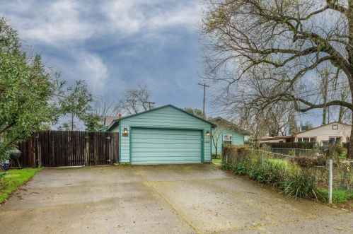 10454 Ambassador Dr, Rancho Cordova, CA 95670-2273