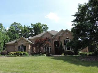 4315 Ravenstone Dr, Greensboro, NC 27407-7882
