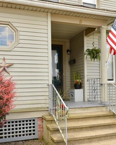 5 Ann Ct, Coventry, RI 02816-7308