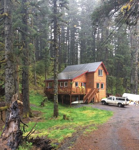 951 Kraft Way, Kodiak, AK 99615-7127