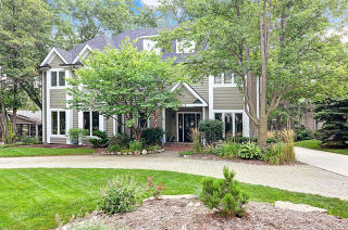 5519 Park Ave, Oak Brook, IL 60521-5061