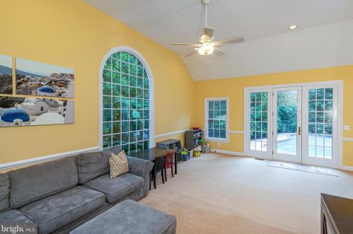 54 Ettl Cir, Princeton NJ  08540-2327 exterior