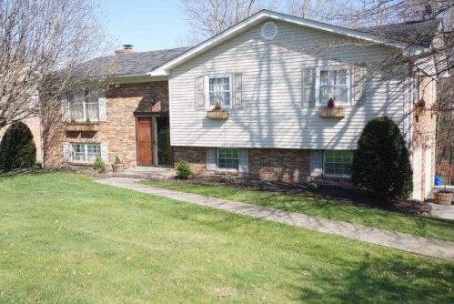 204 Grist Mill Dr, Beckley, WV 25801-9539