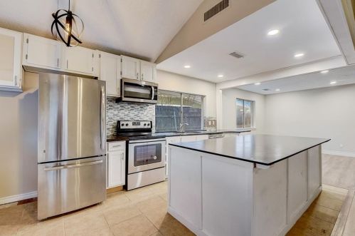 2109 Via Del Norte, Carrollton TX 75006-4521 exterior