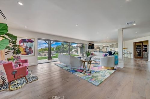2142 Liane Ln, Santa Ana, CA 92705-3336