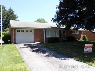 30 Woodward Dr, York, PA 17406-3255