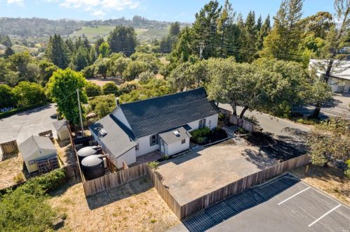 1650 Watertrough Rd, Sebastopol, CA 95472-4649