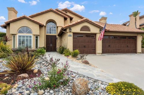 1902 Suncrest Ave, Oceanside, CA 92056-2518