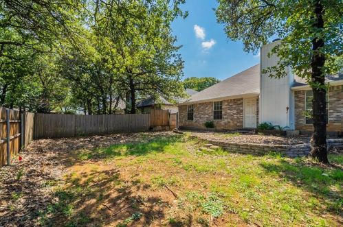 1621 Morrison Dr, Fort Worth TX  76112-3766 exterior