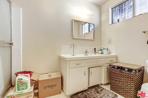 343 Riverdale Dr, Glendale CA  91204-4825 exterior